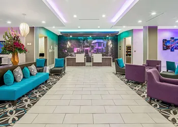 La Quinta Inn & Suites by Wyndham McAllen La Plaza Mall hotel thumbnail 2