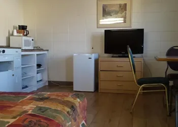 Yorke Inn Motel hotel thumbnail 5