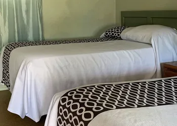 Copper Mountain Motel hotel thumbnail 5