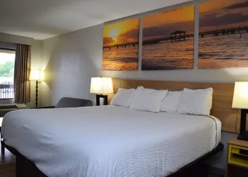 Days Inn by Wyndham Elberton hotel thumbnail 5
