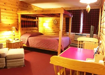 Northwoods Inn & Suites hotel thumbnail 2