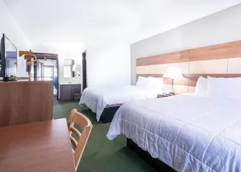 Northwoods Inn & Suites hotel thumbnail 5