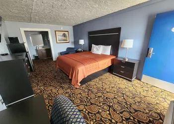 Rodeway Inn hotel thumbnail 4