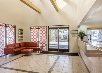 Rodeway Inn Magic Mountain Area hotel thumbnail 3