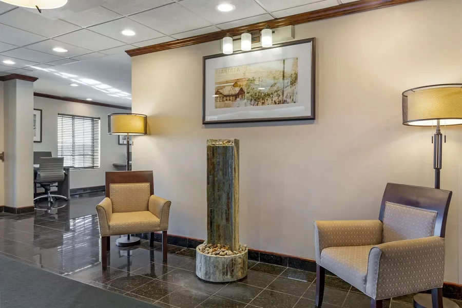 Best Western Plus South Hill Inn hotel detail image 2
