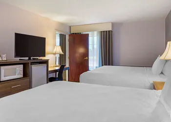 Best Western Plus South Hill Inn hotel thumbnail 8