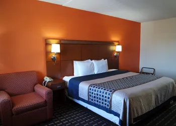 Howard Johnson by Wyndham Perry GA hotel thumbnail 8