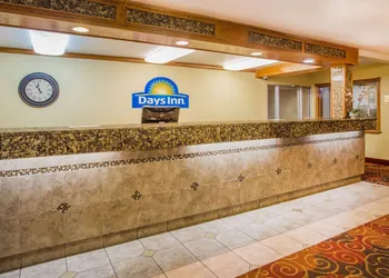 Days Inn by Wyndham Yakima hotel thumbnail 3
