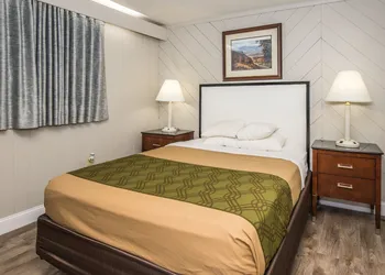 Chalet Inn hotel thumbnail 6