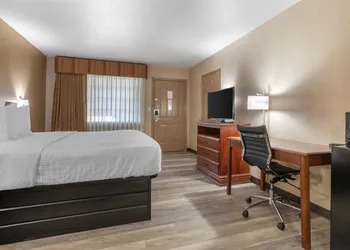 SureStay Plus Hotel By Best Western Poteau hotel thumbnail 7