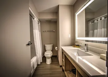 Best Western Plus Media Center Inn & Suites hotel thumbnail 6