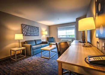 Best Western Plus Media Center Inn & Suites hotel thumbnail 8