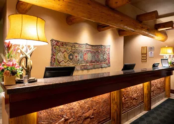 Banff Caribou Lodge and Spa hotel thumbnail 3