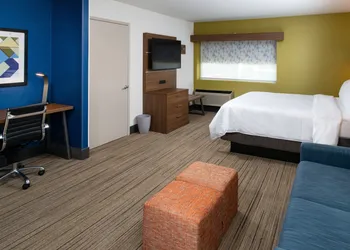 Holiday Inn Express & Suites Los Angeles Downtown West by IHG hotel thumbnail 5