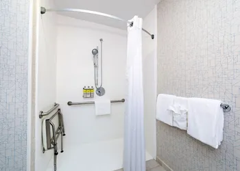 Holiday Inn Express & Suites Los Angeles Downtown West by IHG hotel thumbnail 8