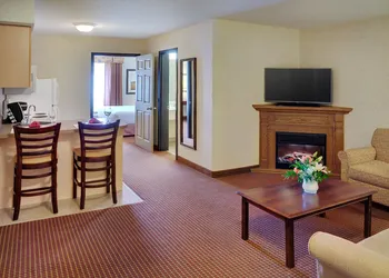 Pomeroy Inn and Suites Chetwynd hotel thumbnail 8
