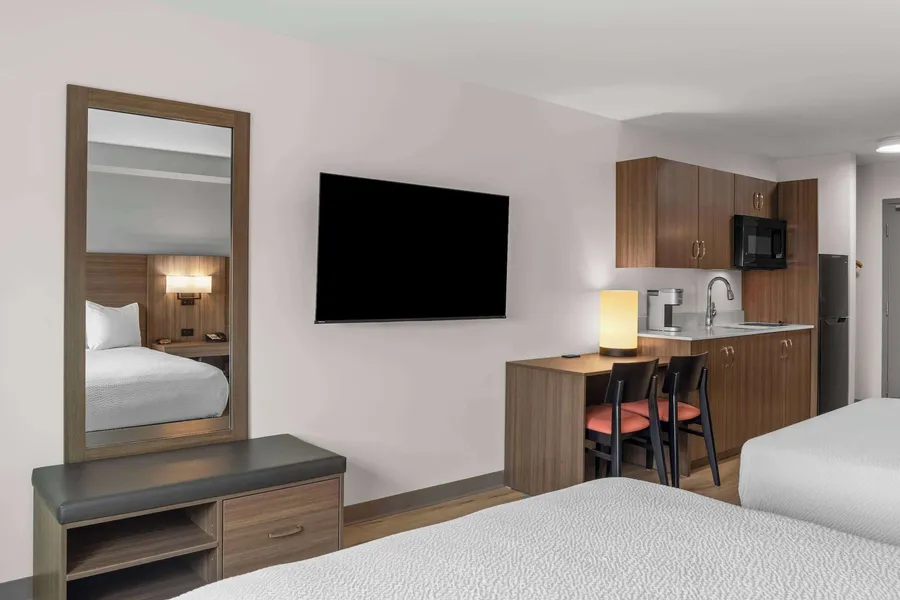 Days Inn by Wyndham Steinbach hotel detail image 6