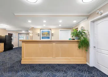 Glenwood Inn & Suites hotel thumbnail 2