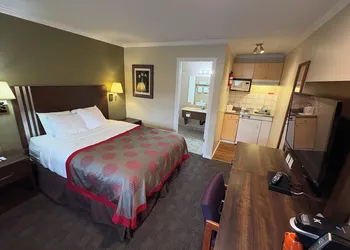 Grand Forks Inn hotel thumbnail 5
