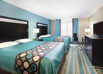 Super 8 by Wyndham Sulphur hotel thumbnail 5