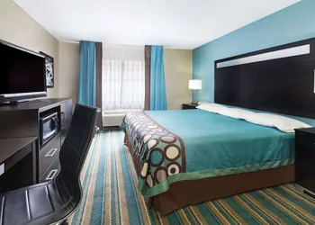 Super 8 by Wyndham Sulphur hotel thumbnail 8