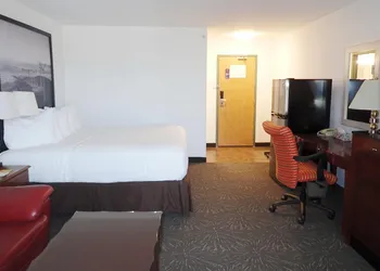 Days Inn by Wyndham Taber hotel thumbnail 7