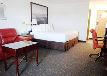 Days Inn by Wyndham Taber hotel thumbnail 8