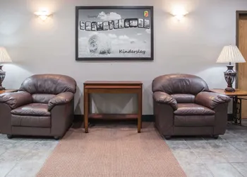 Super 8 by Wyndham Kindersley hotel thumbnail 2