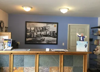 Super 8 by Wyndham Sicamous hotel thumbnail 3