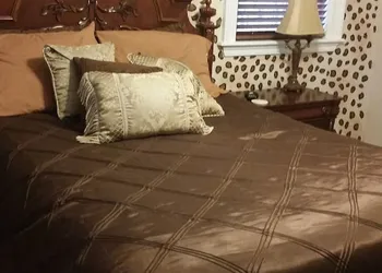 Shalom House Bed and Breakfast hotel thumbnail 7