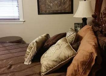 Shalom House Bed and Breakfast hotel thumbnail 8