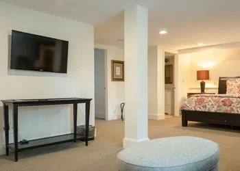 OneSixtyFive hotel thumbnail 8