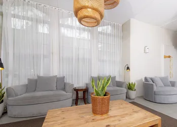 Ohia Waikiki Studio Suites hotel thumbnail 6