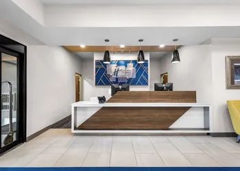 Holiday Inn Express Hotel & Suites Van Wert by IHG hotel thumbnail 3
