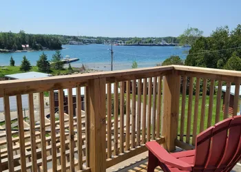 Tobermory Inn & Suites hotel thumbnail 7