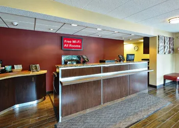 Red Roof Inn Louisville Expo Airport hotel thumbnail 3