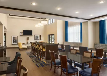 Hampton Inn & Suites Lavonia hotel thumbnail 3