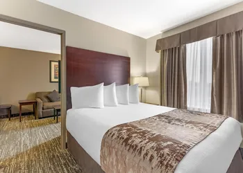 Best Western Plus Pembina Inn & Suites hotel thumbnail 8