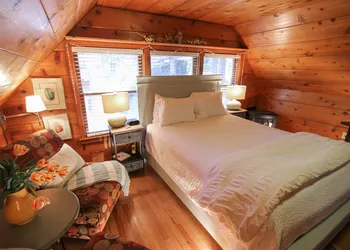 Elliott House Boutique Inn hotel thumbnail 4