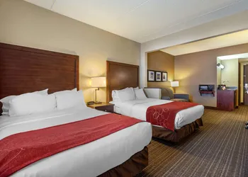 Comfort Suites hotel thumbnail 4