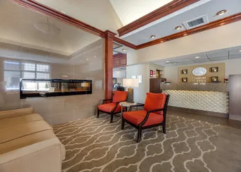 Comfort Suites hotel thumbnail 2
