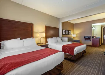 Comfort Suites hotel thumbnail 4
