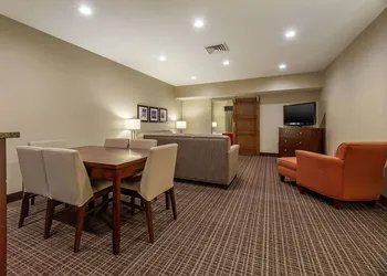 Comfort Suites hotel thumbnail 7