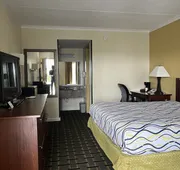 West Bank Inn hotel detail image 4