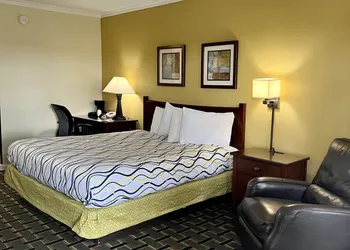 West Bank Inn hotel thumbnail 5
