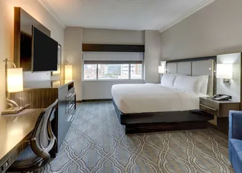 DoubleTree by Hilton St. Louis Forest Park hotel thumbnail 4