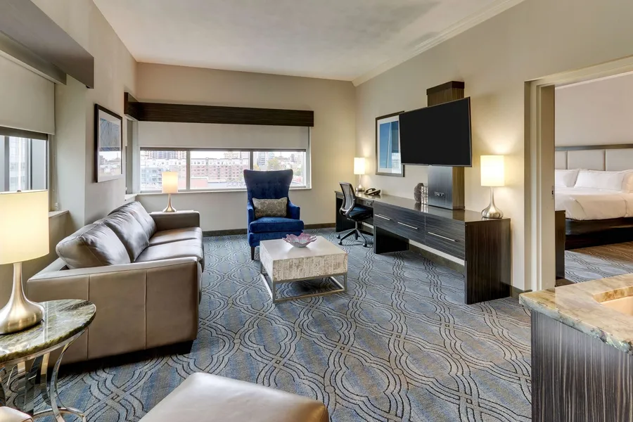 DoubleTree by Hilton St. Louis Forest Park hotel detail image 6
