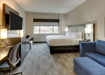 DoubleTree by Hilton St. Louis Forest Park hotel thumbnail 7