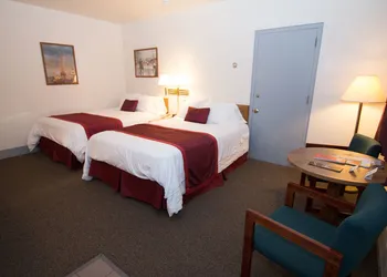Chalet Motel Mequon hotel thumbnail 5