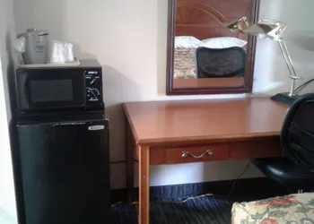 Budget Inn Express hotel thumbnail 6